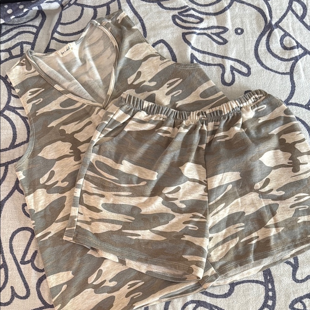 Super soft Loungewear set and shorts Medium